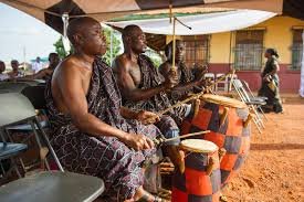 Homens nativos de Gana 