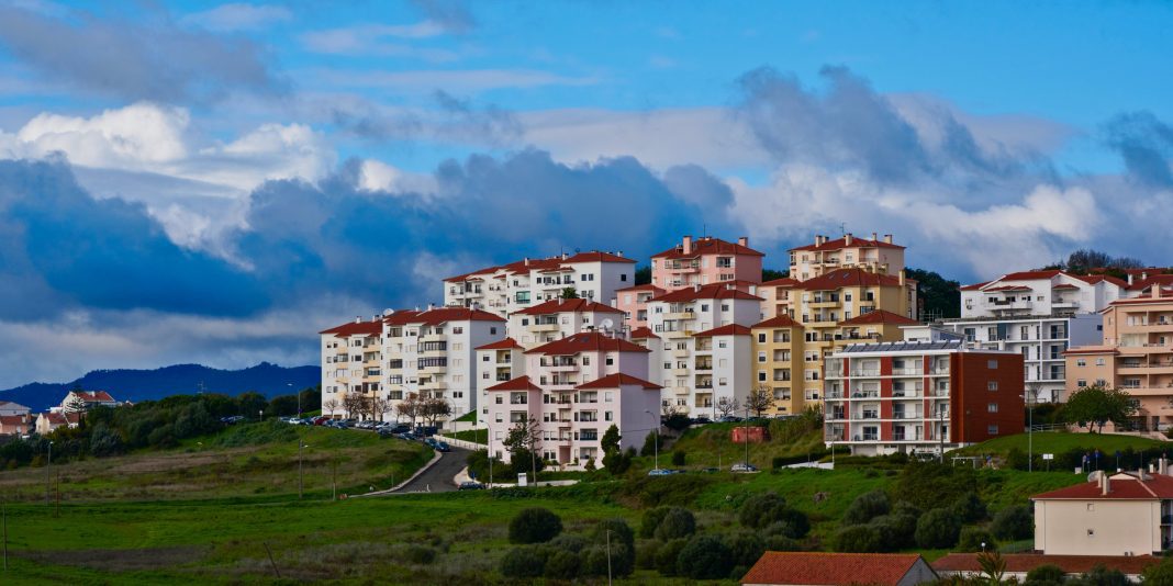 Câmara de Cascais investe 330 milhões para aumentar oferta de habitação no concelho Câmara de Cascais investe 330 milhões para aumentar oferta de habitação no concelho