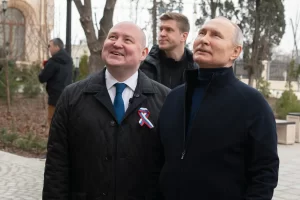 Putin faz visita surpresa à cidade ucraniana Mariupol