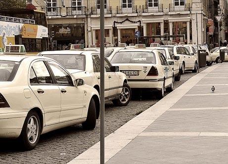Oito taxistas detidos em Lisboa por crime de especulação