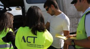 ACT fiscaliza empresa de Odemira para detetar situações de ilegalidade de trabalhadores