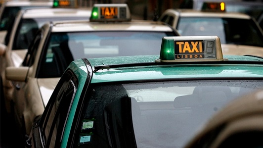 taxi-lisboa-carro 2 Tarifas de Táxi Aumentam 4,6% a Partir de Janeiro