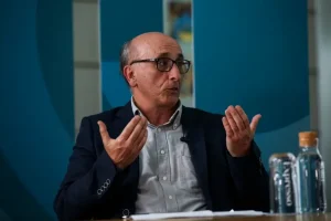 Estão a morrer 12 pessoas/dia com Covid-19