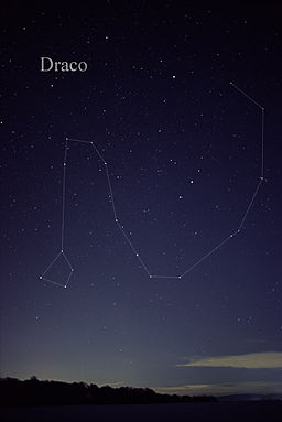 De olhos posto no céu, hoje observe os meteoros da constelação Dragão