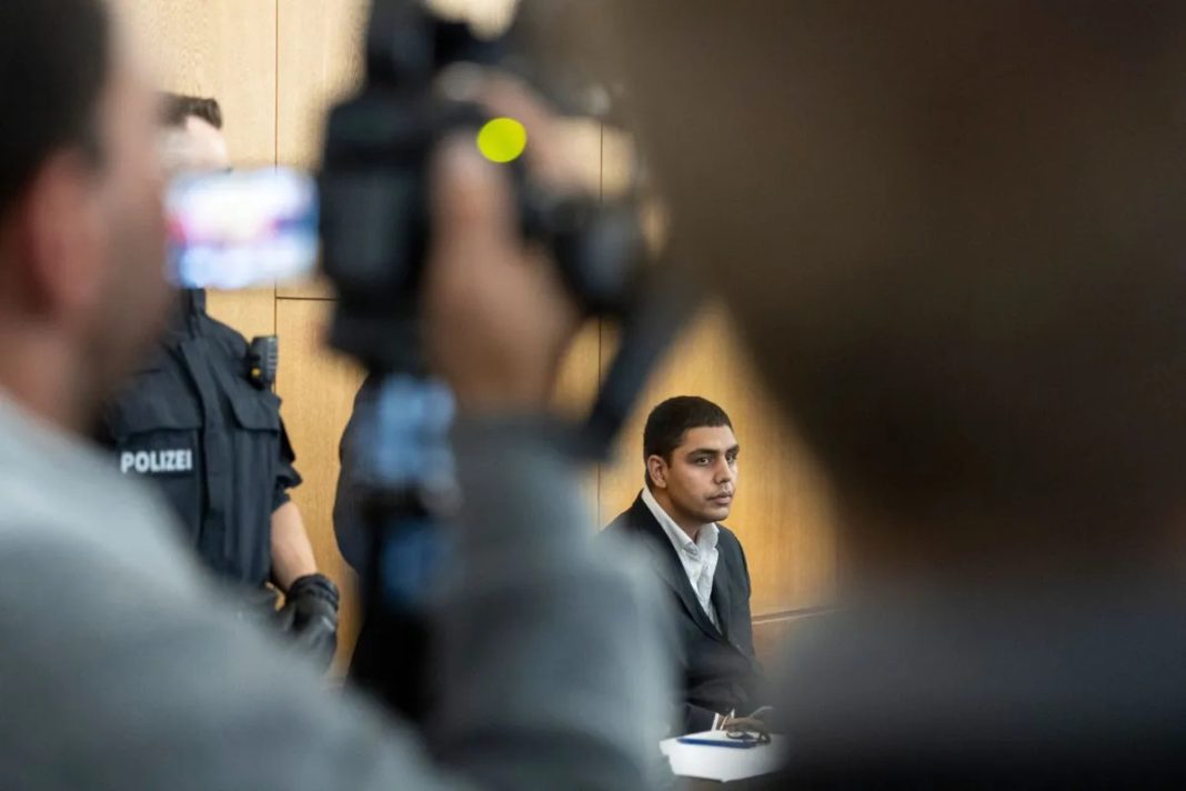 Afegão que matou criança e homem em parque alemão vai ser internado para sempre em hospital psiquiátrico